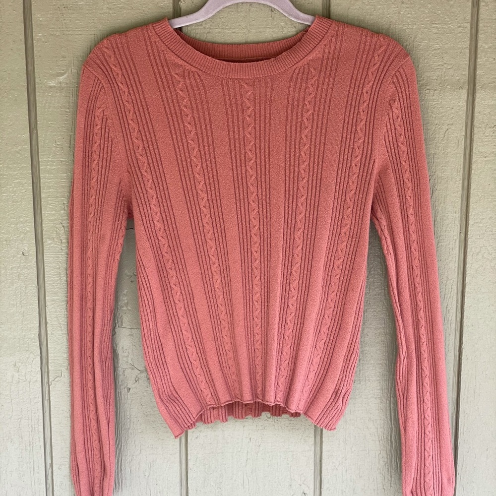 Thin sweater